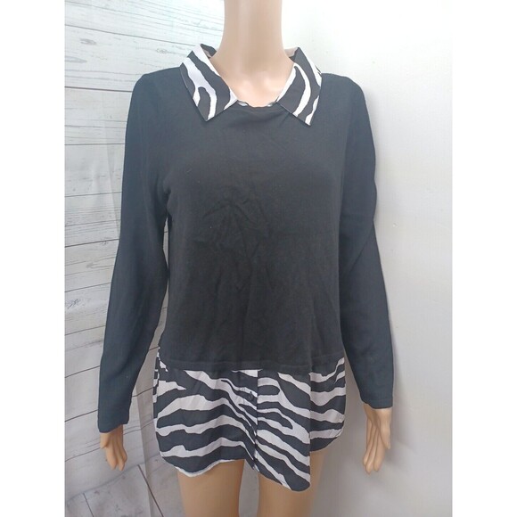 Chicos Women Size 1 Pull Over Sweater pretty Shade Black white Animal print - Picture 1 of 7